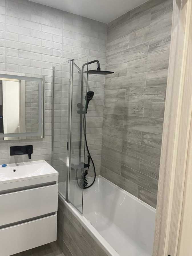 Продажа 1-комнатной квартиры 37.5 м², Салютная ул., 2