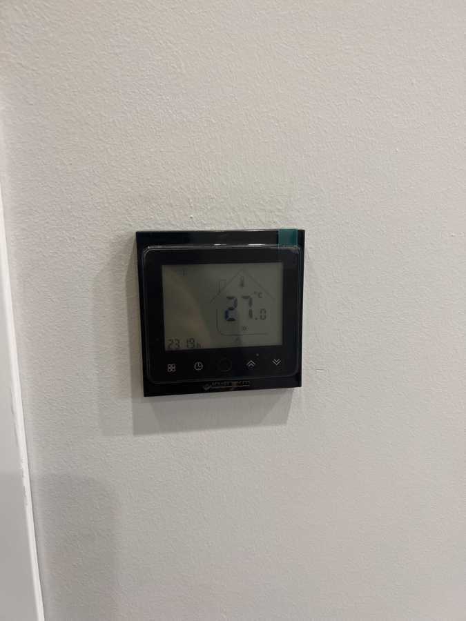 Продажа 1-комнатной квартиры 37.5 м², Салютная ул., 2