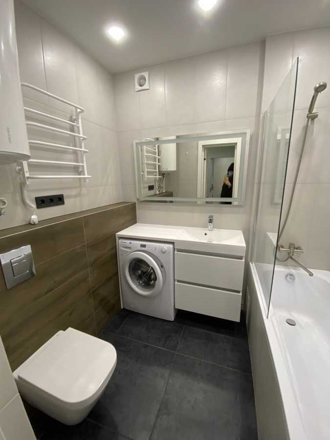 Продажа 1-комнатной квартиры 37.4 м², Салютная ул., 2