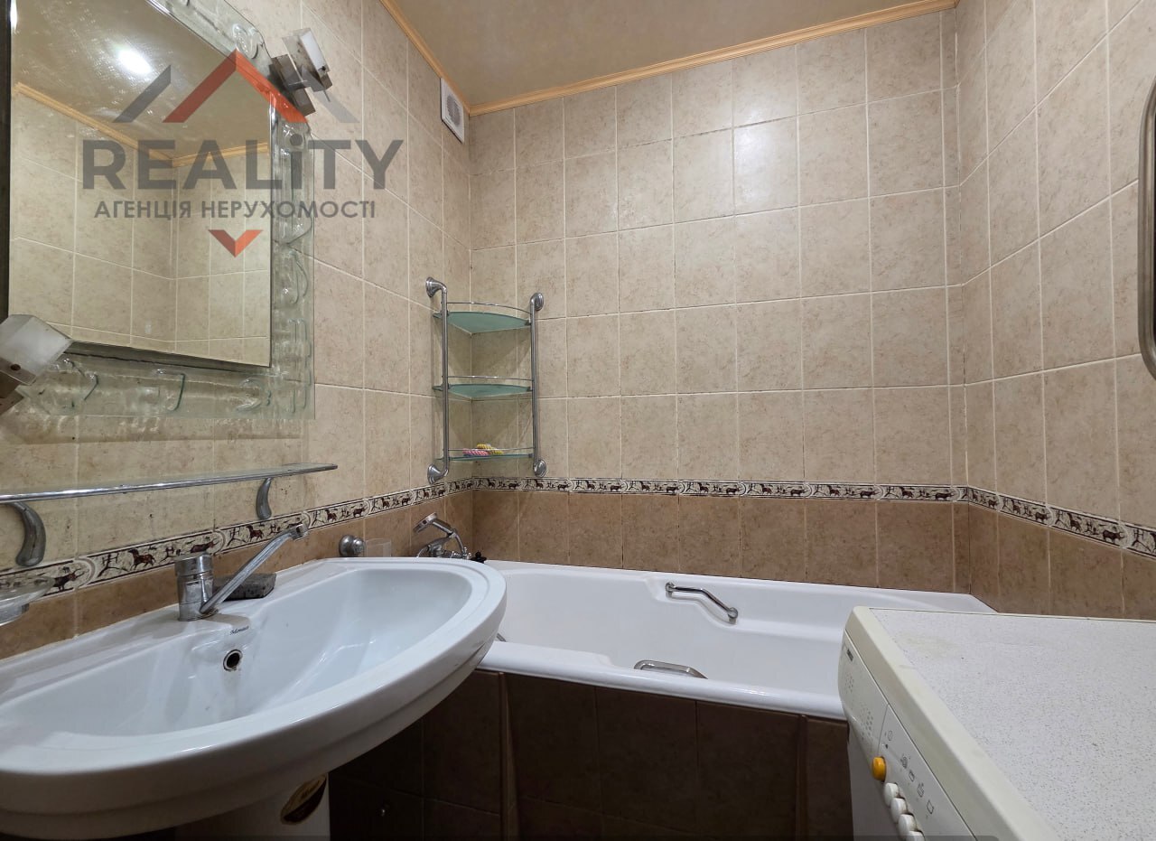 Оренда 1-кімнатної квартири 40 м², Набережна Перемоги вул.