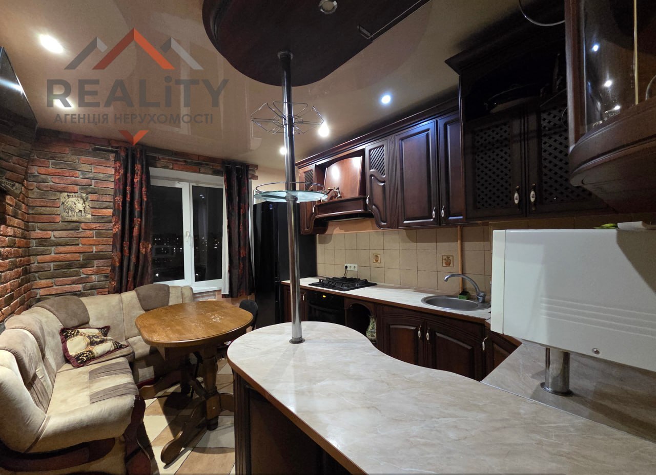 Оренда 1-кімнатної квартири 40 м², Набережна Перемоги вул.