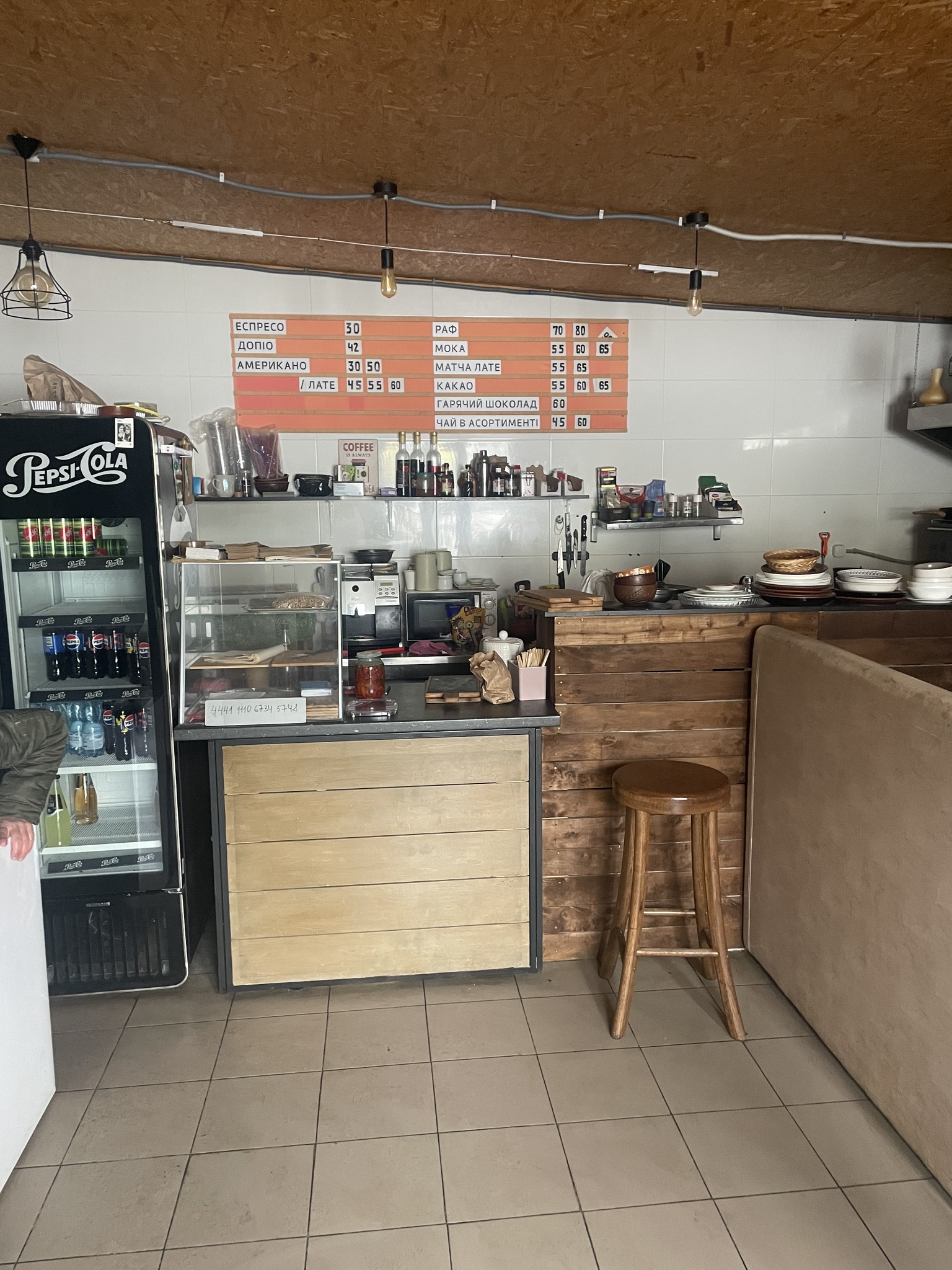 Аренда помещения свободного назначения 36 м², Ларисы Руденко ул., 6А