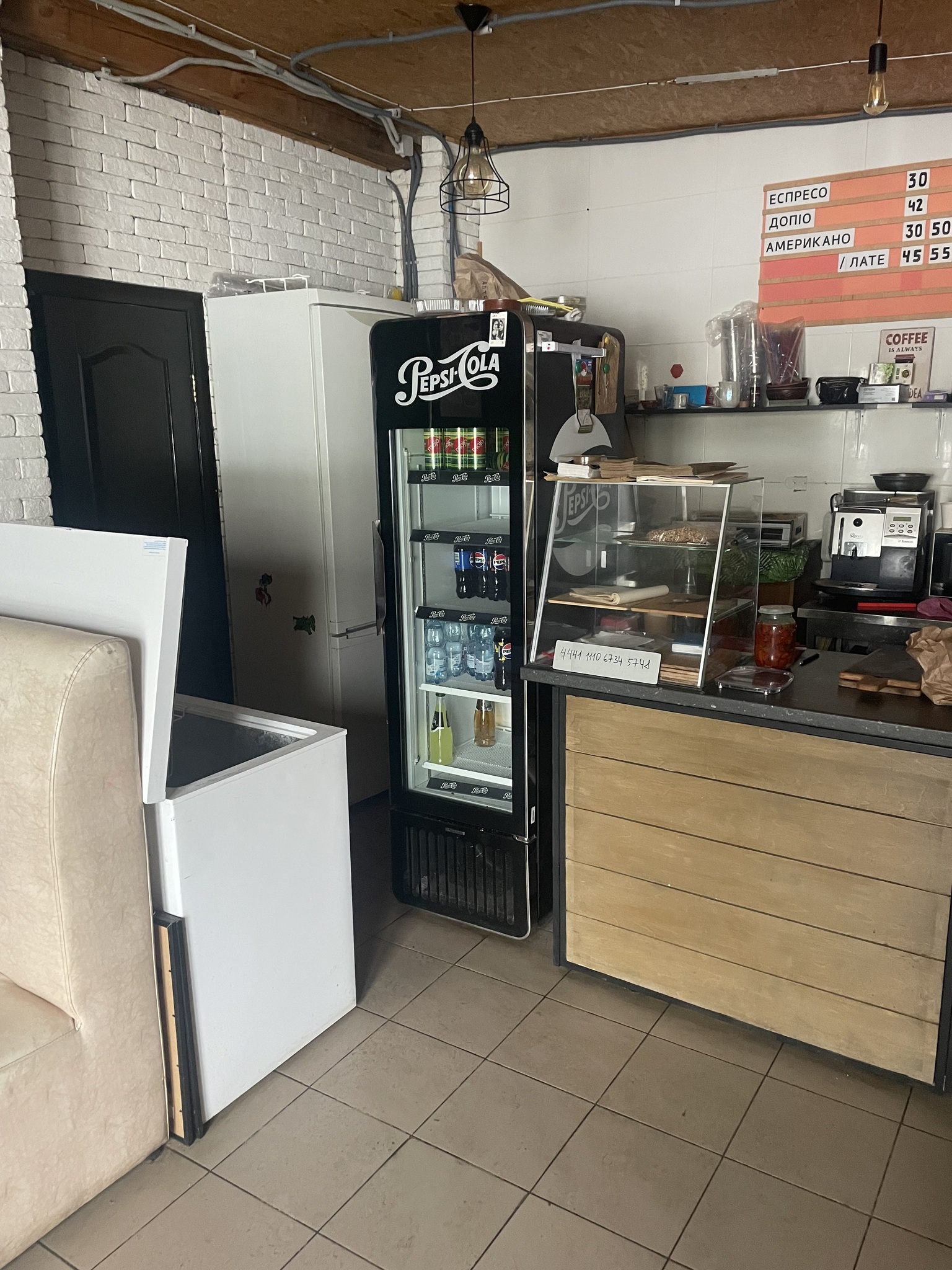 Аренда помещения свободного назначения 36 м², Ларисы Руденко ул., 6А