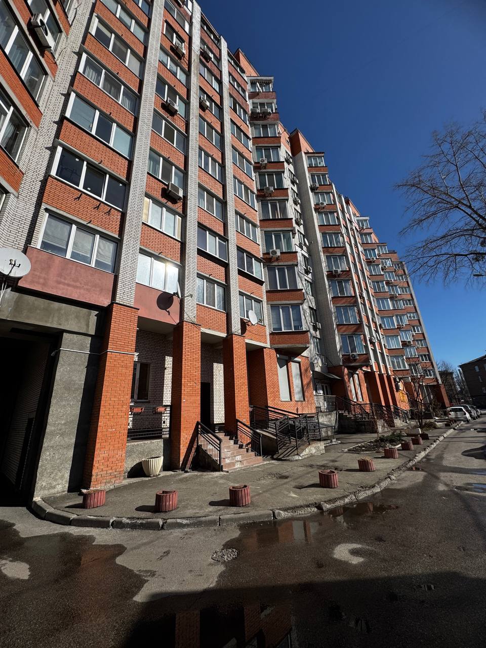 Оренда 2-кімнатної квартири 67 м², Хмельницька вул., 10