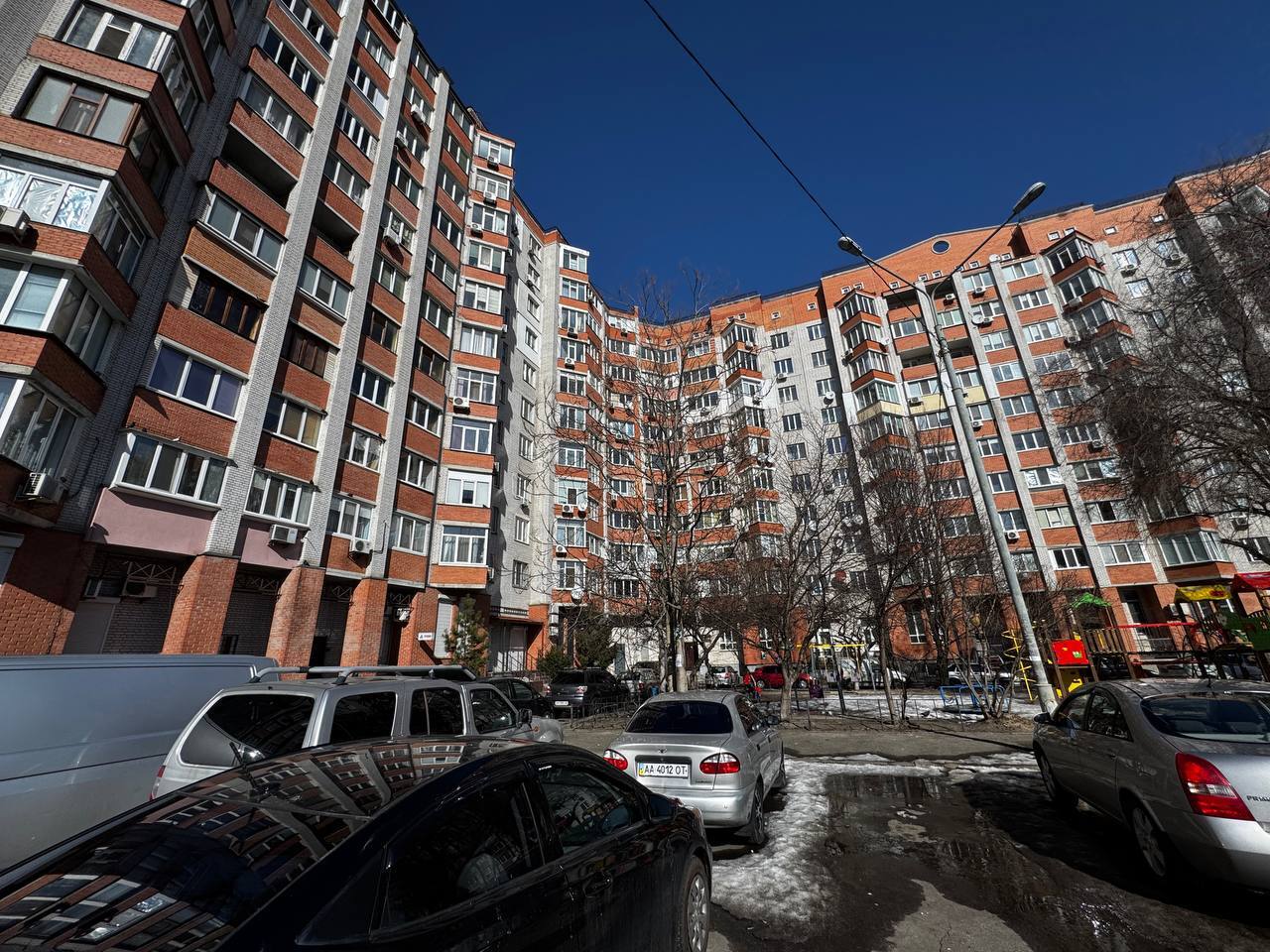 Оренда 2-кімнатної квартири 67 м², Хмельницька вул., 10