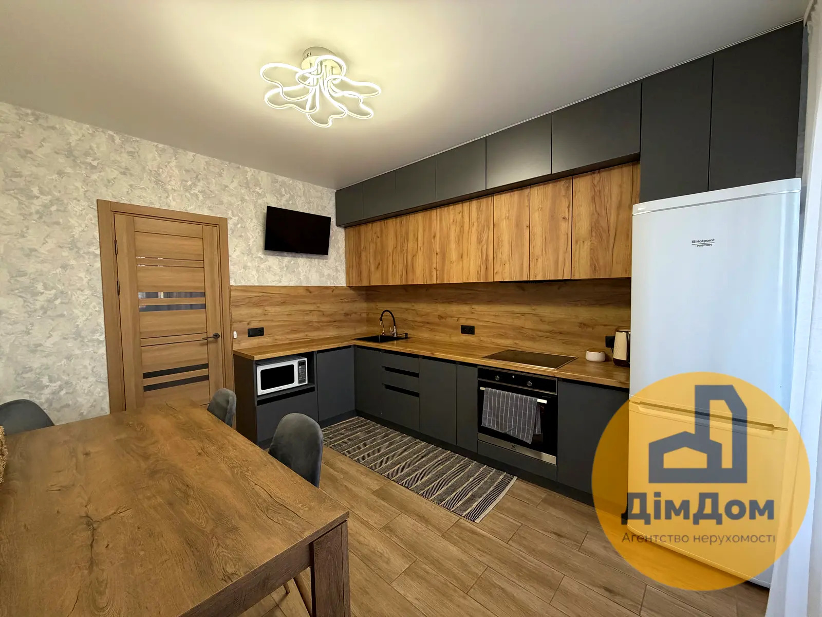 Продажа 3-комнатной квартиры 96 м², Алма-Атинская ул., 41А