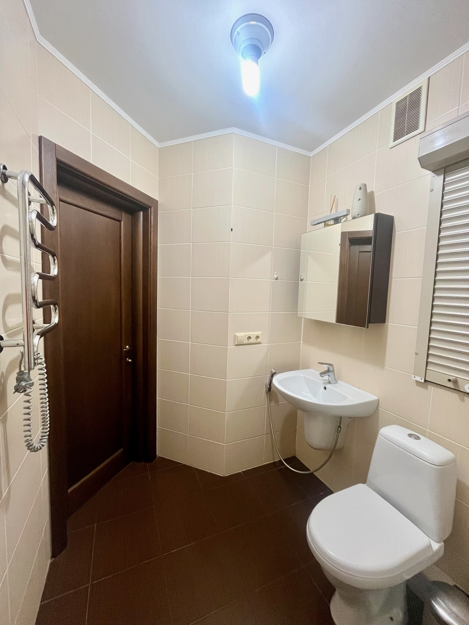 Оренда 3-кімнатної квартири 108.5 м², Раїси Окіпної вул., 10А