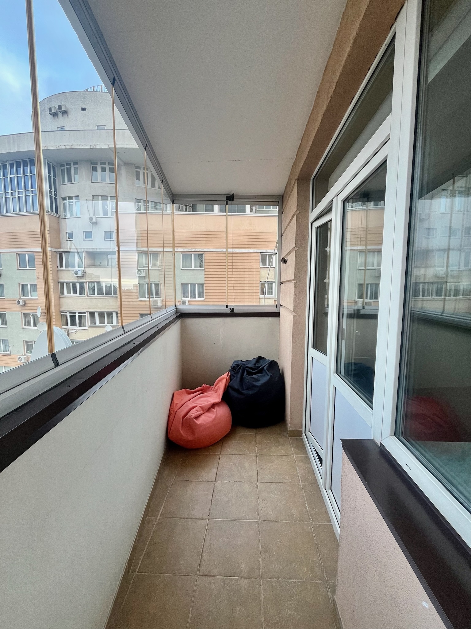 Оренда 3-кімнатної квартири 108.5 м², Раїси Окіпної вул., 10А