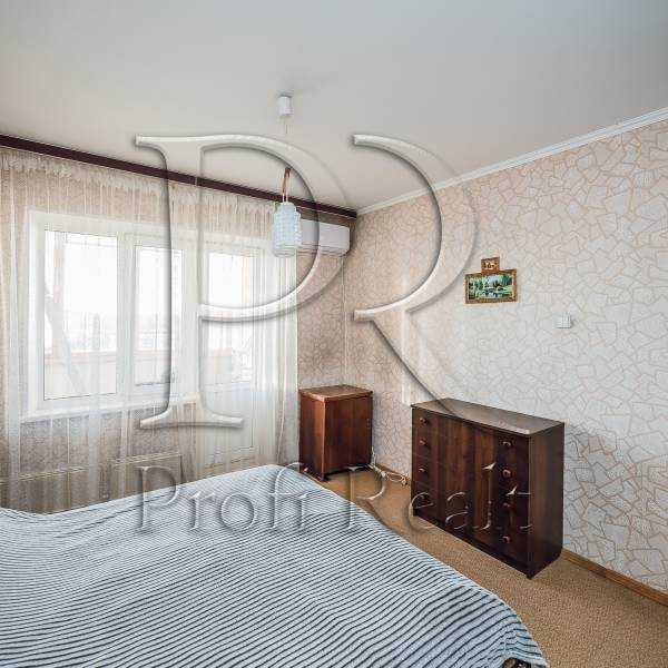 Продаж 3-кімнатної квартири 82 м², Підлісна вул., 2