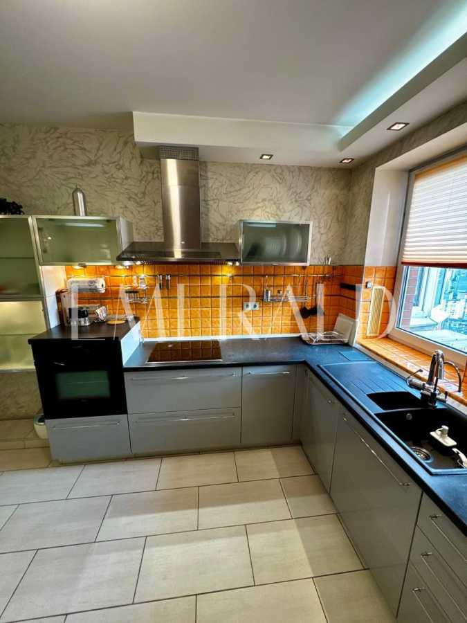 Оренда 3-кімнатної квартири 145 м², Анни Ахматової вул., 13