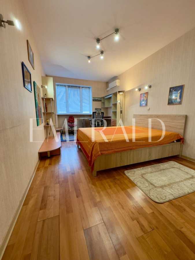 Оренда 3-кімнатної квартири 145 м², Анни Ахматової вул., 13