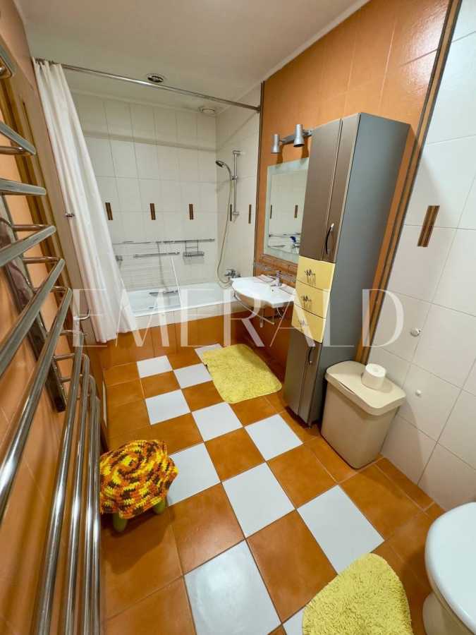 Оренда 3-кімнатної квартири 145 м², Анни Ахматової вул., 13