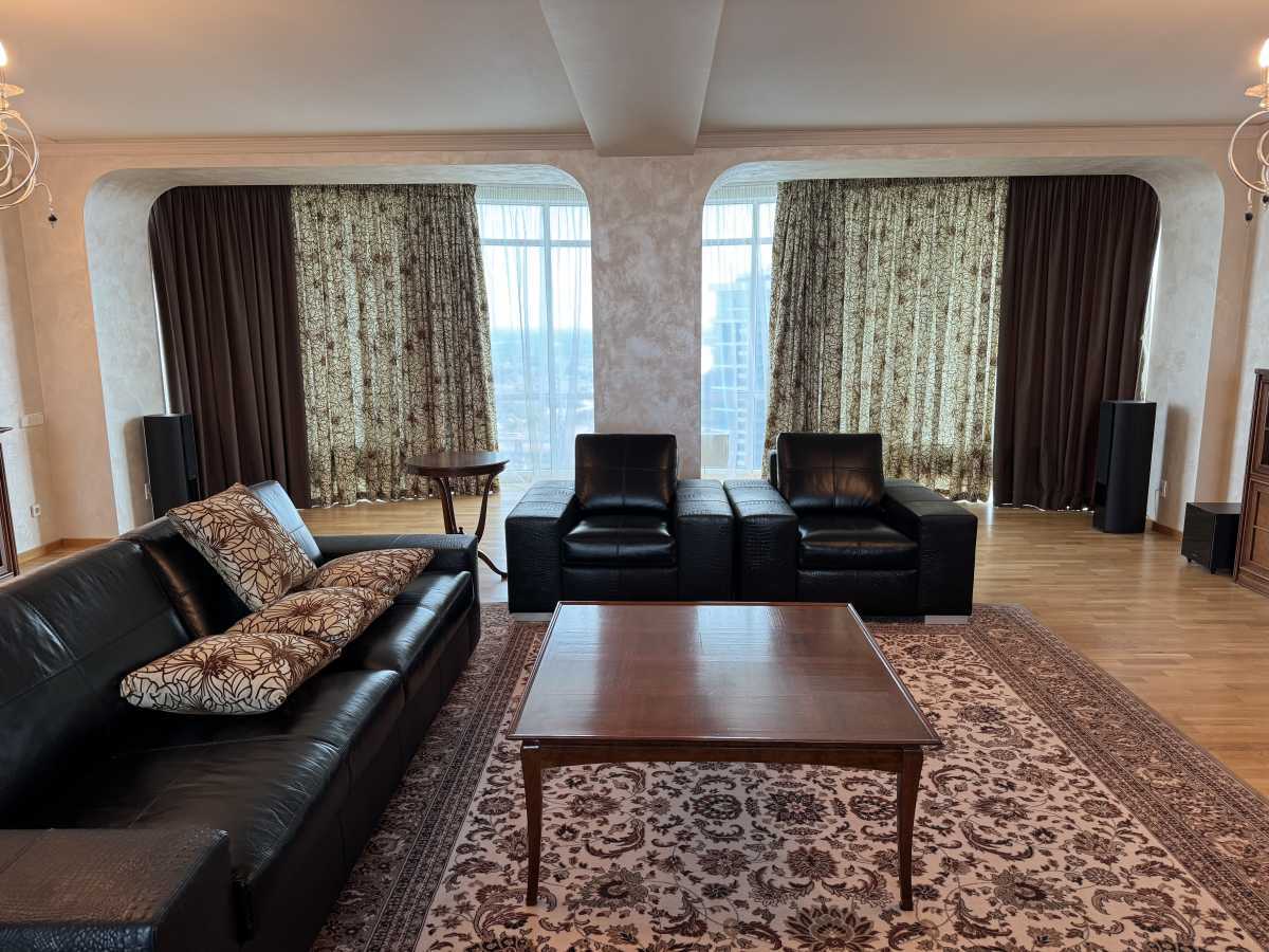 Аренда 4-комнатной квартиры 288 м², Зверинецкая ул., 59