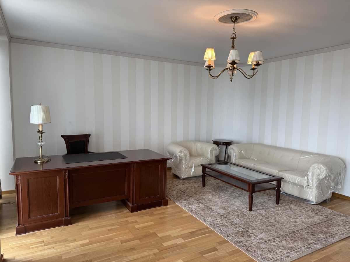 Аренда 4-комнатной квартиры 288 м², Зверинецкая ул., 59