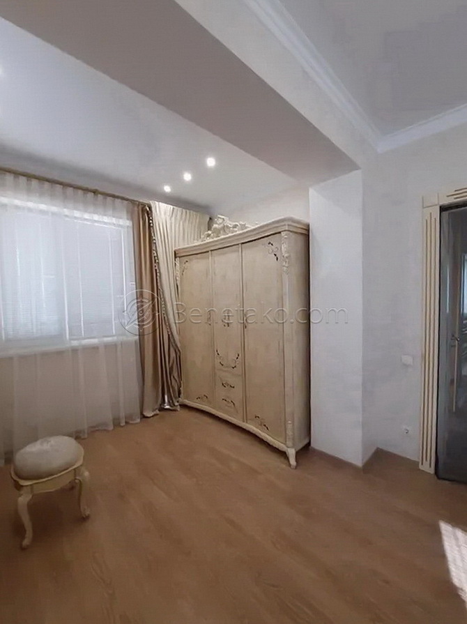 Оренда будинку 275 м², Пригород, Совиньон 2