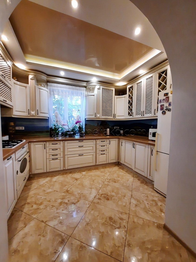 Оренда будинку 275 м², Пригород, Совиньон 2