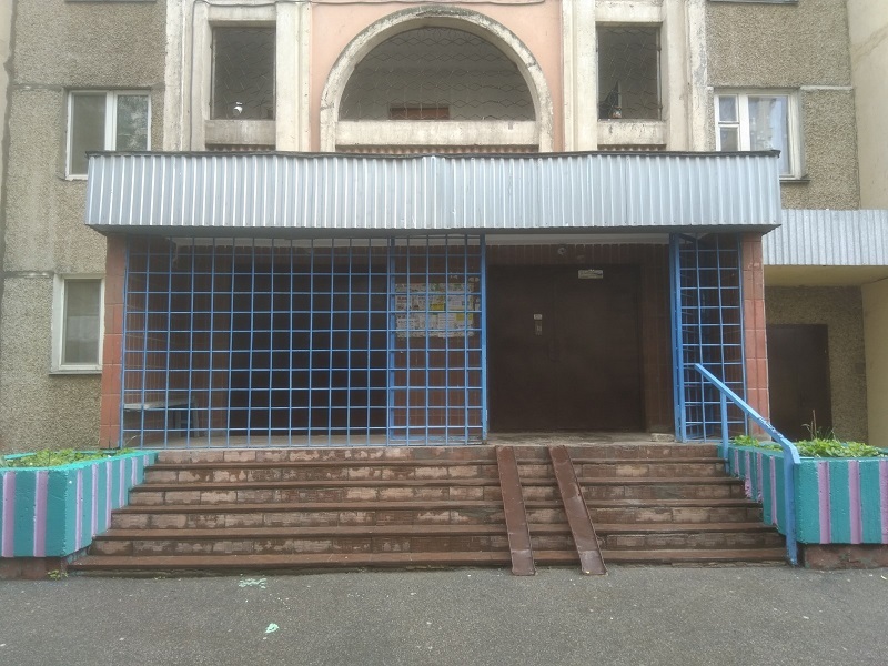 Оренда 2-кімнатної квартири 52 м², Квітневий пров., 1В