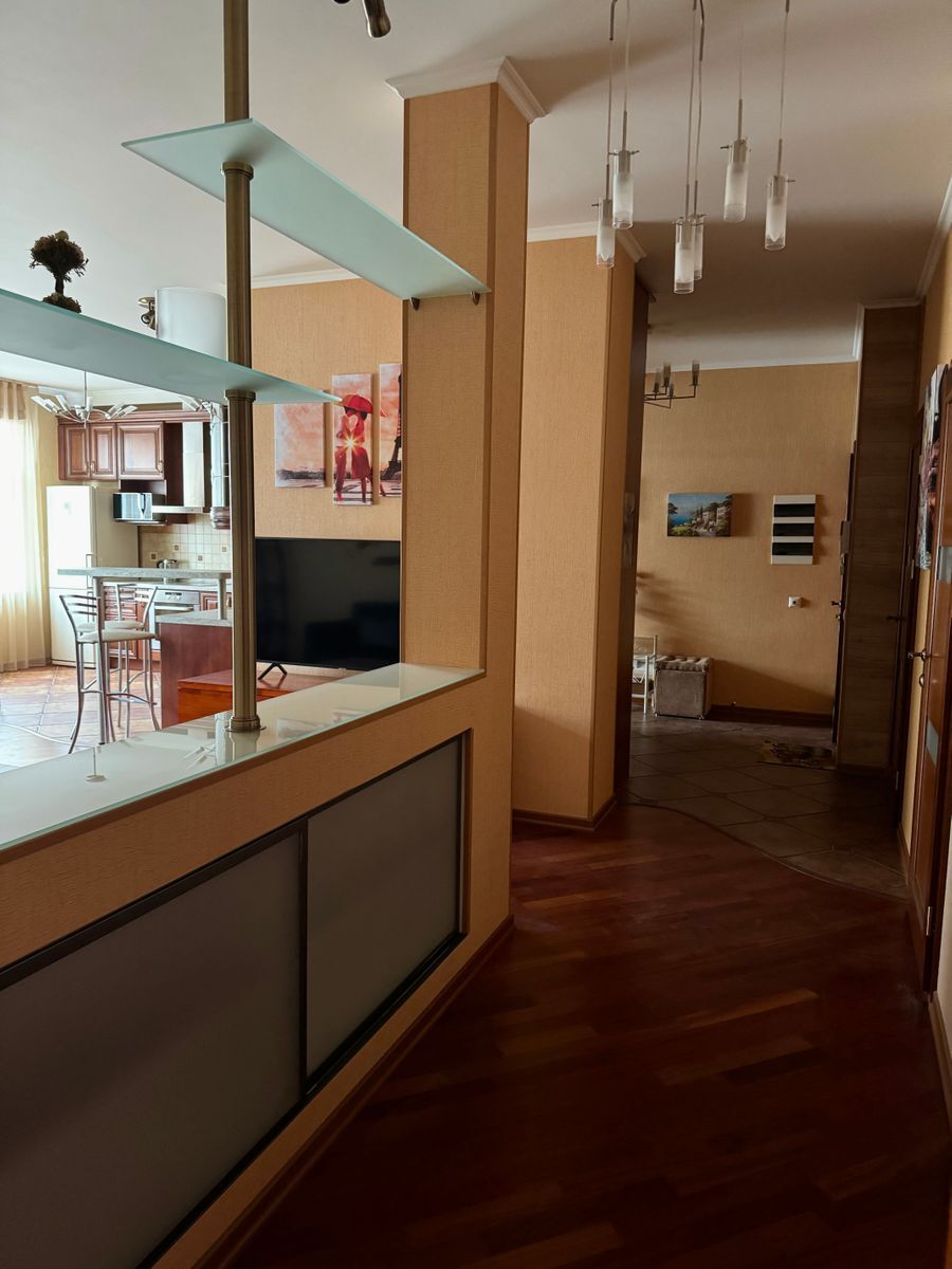 Продажа 2-комнатной квартиры 78 м², Щекавицкая ул., 30/39