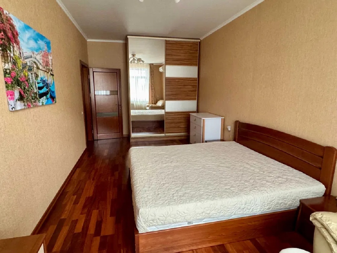 Продажа 2-комнатной квартиры 78 м², Щекавицкая ул., 30/39