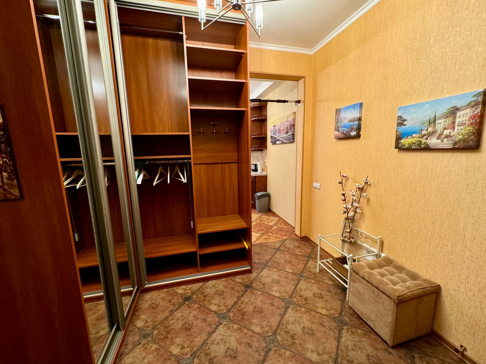 Продажа 2-комнатной квартиры 78 м², Щекавицкая ул., 30/39