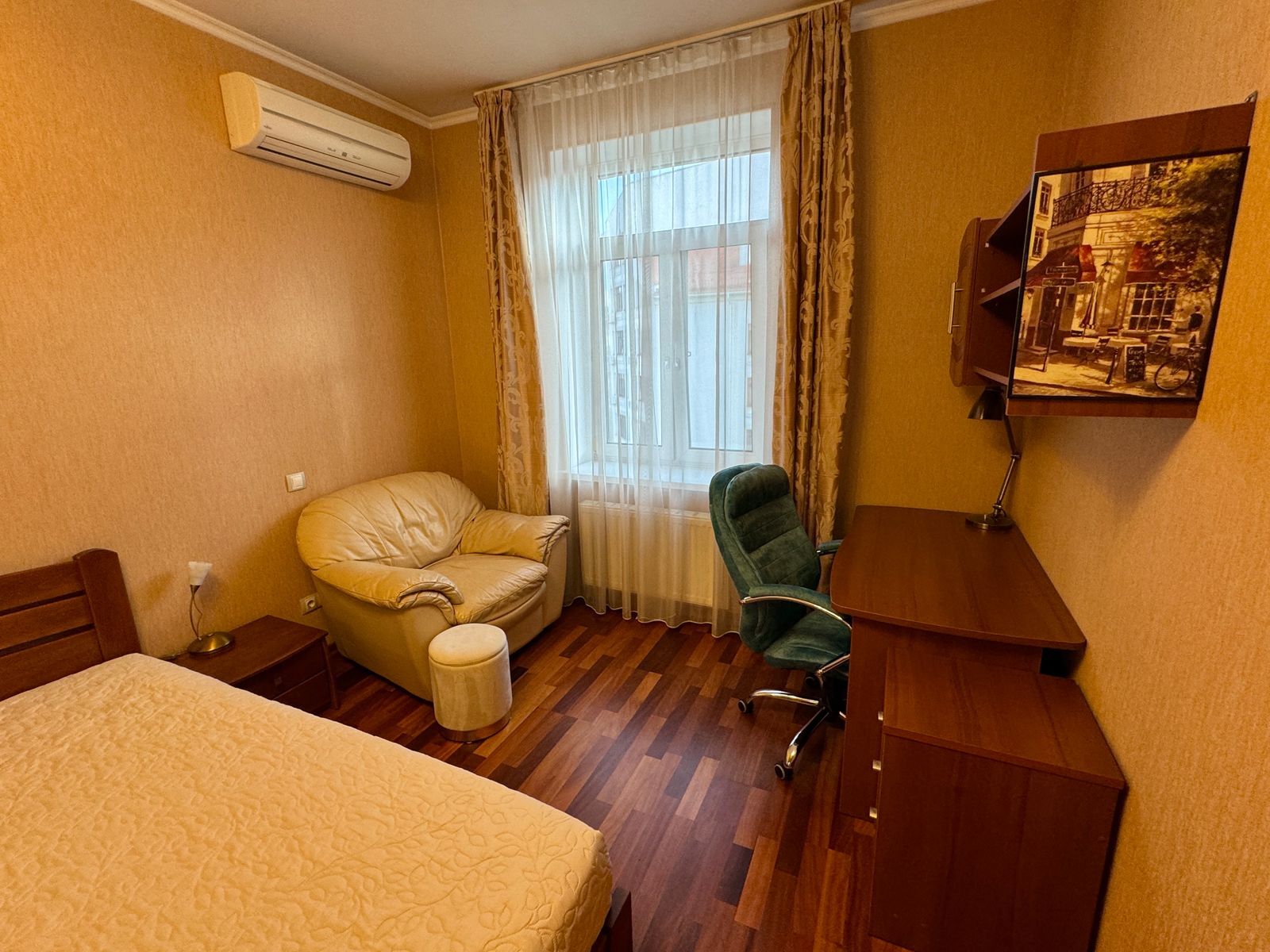 Продажа 2-комнатной квартиры 78 м², Щекавицкая ул., 30/39