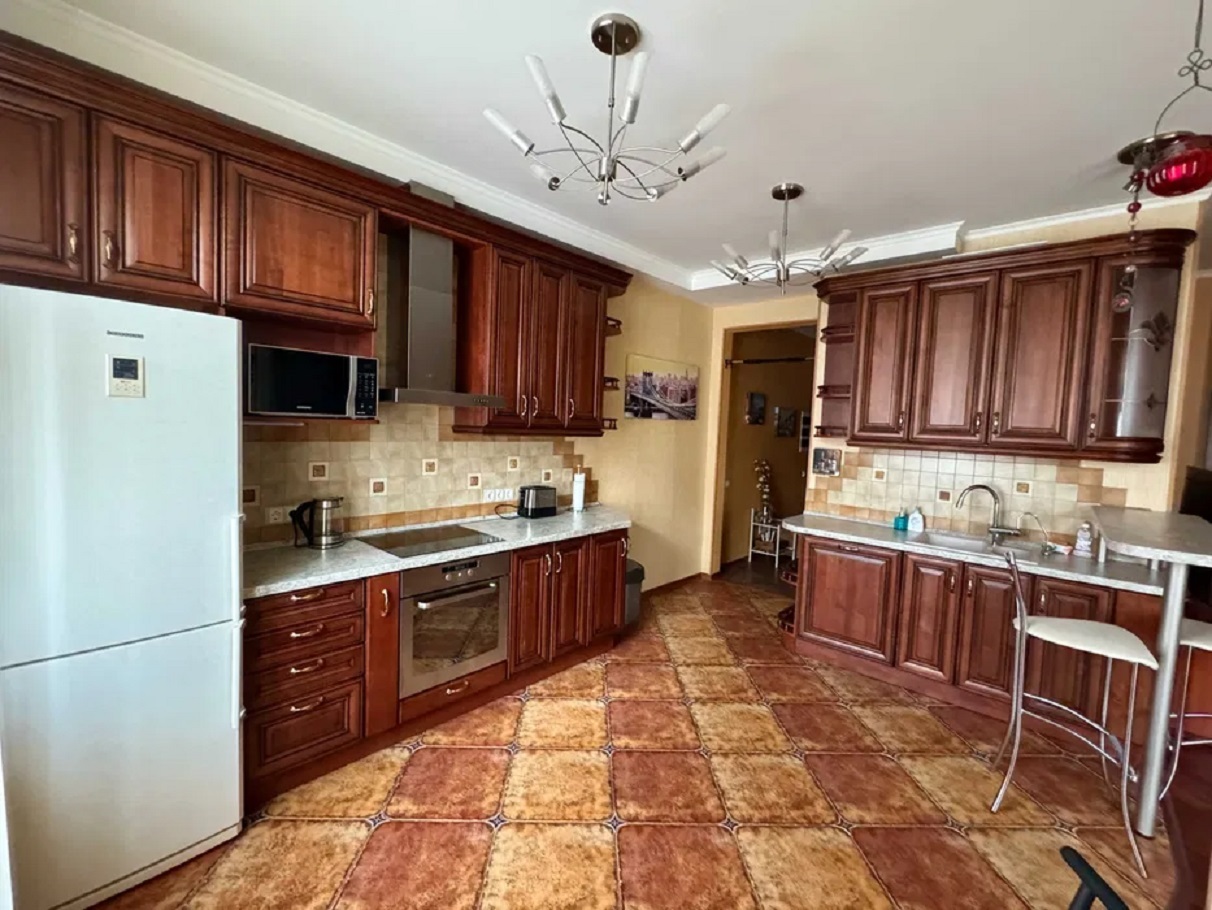 Продажа 2-комнатной квартиры 78 м², Щекавицкая ул., 30/39