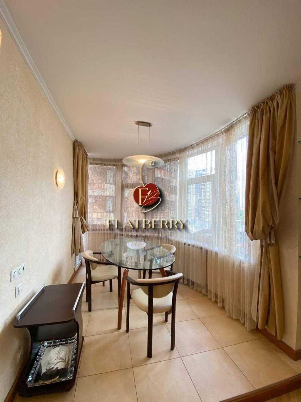 Продажа 4-комнатной квартиры 200 м², Старонаводницкая ул., 13А