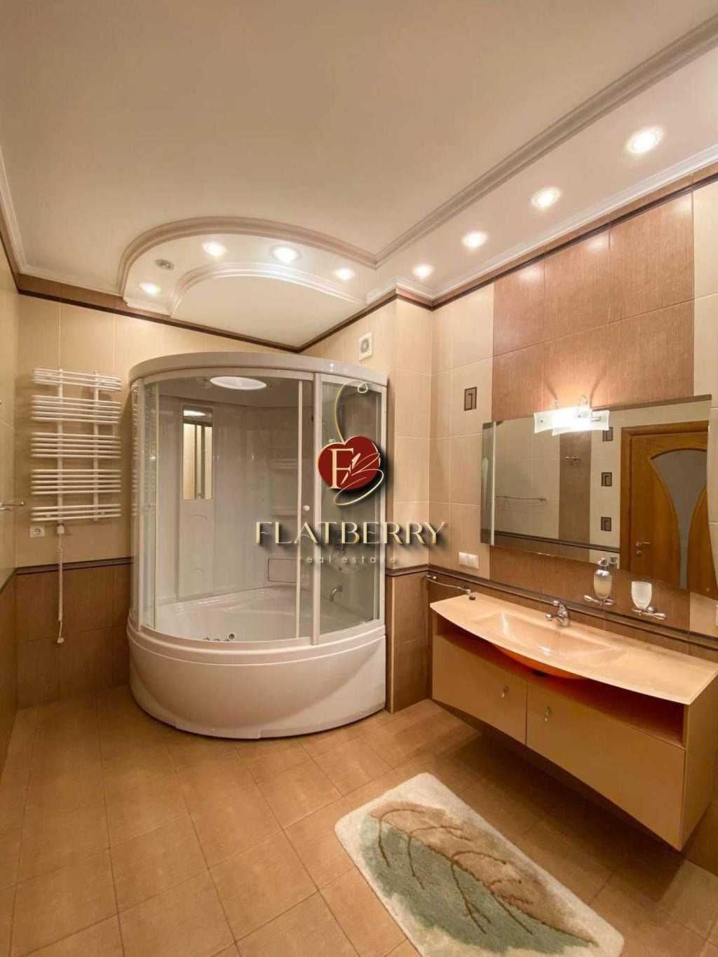 Продажа 4-комнатной квартиры 200 м², Старонаводницкая ул., 13А