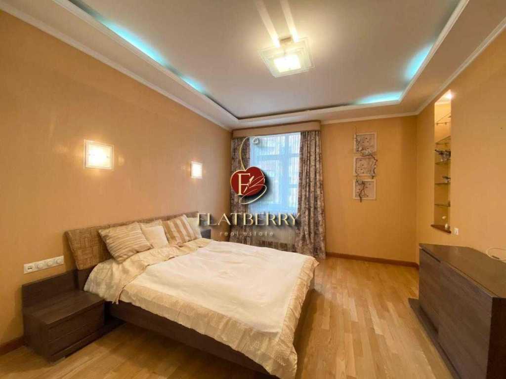 Продажа 4-комнатной квартиры 200 м², Старонаводницкая ул., 13А