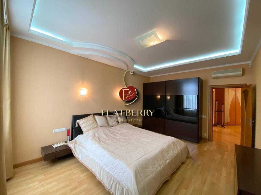 Продажа 4-комнатной квартиры 200 м², Старонаводницкая ул., 13А