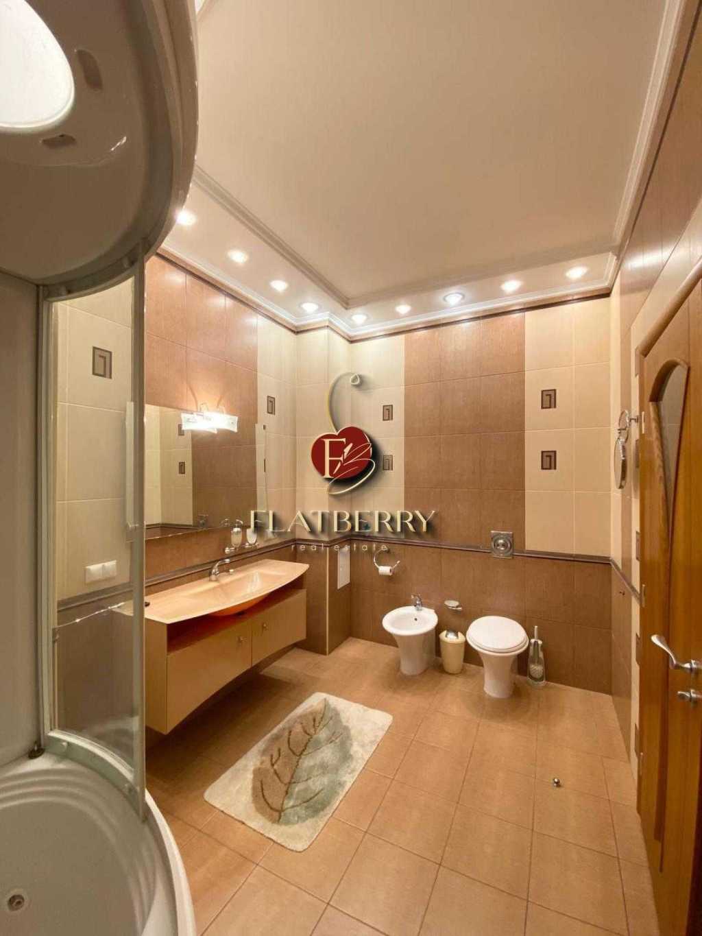 Продажа 4-комнатной квартиры 200 м², Старонаводницкая ул., 13А