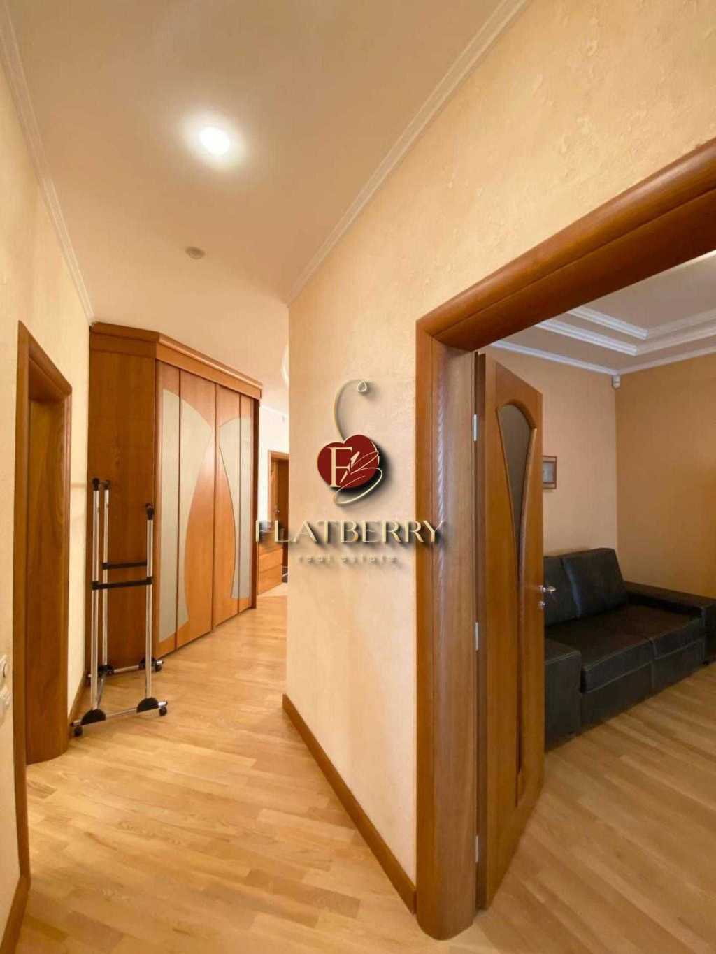 Продажа 4-комнатной квартиры 200 м², Старонаводницкая ул., 13А