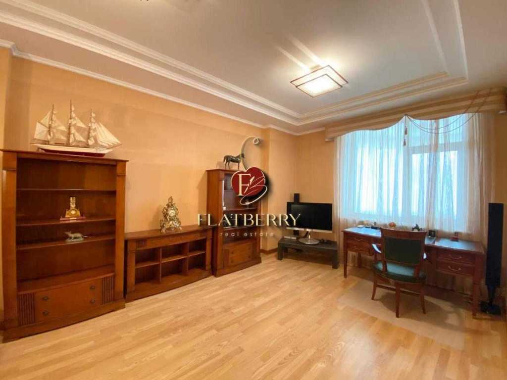 Продажа 4-комнатной квартиры 200 м², Старонаводницкая ул., 13А