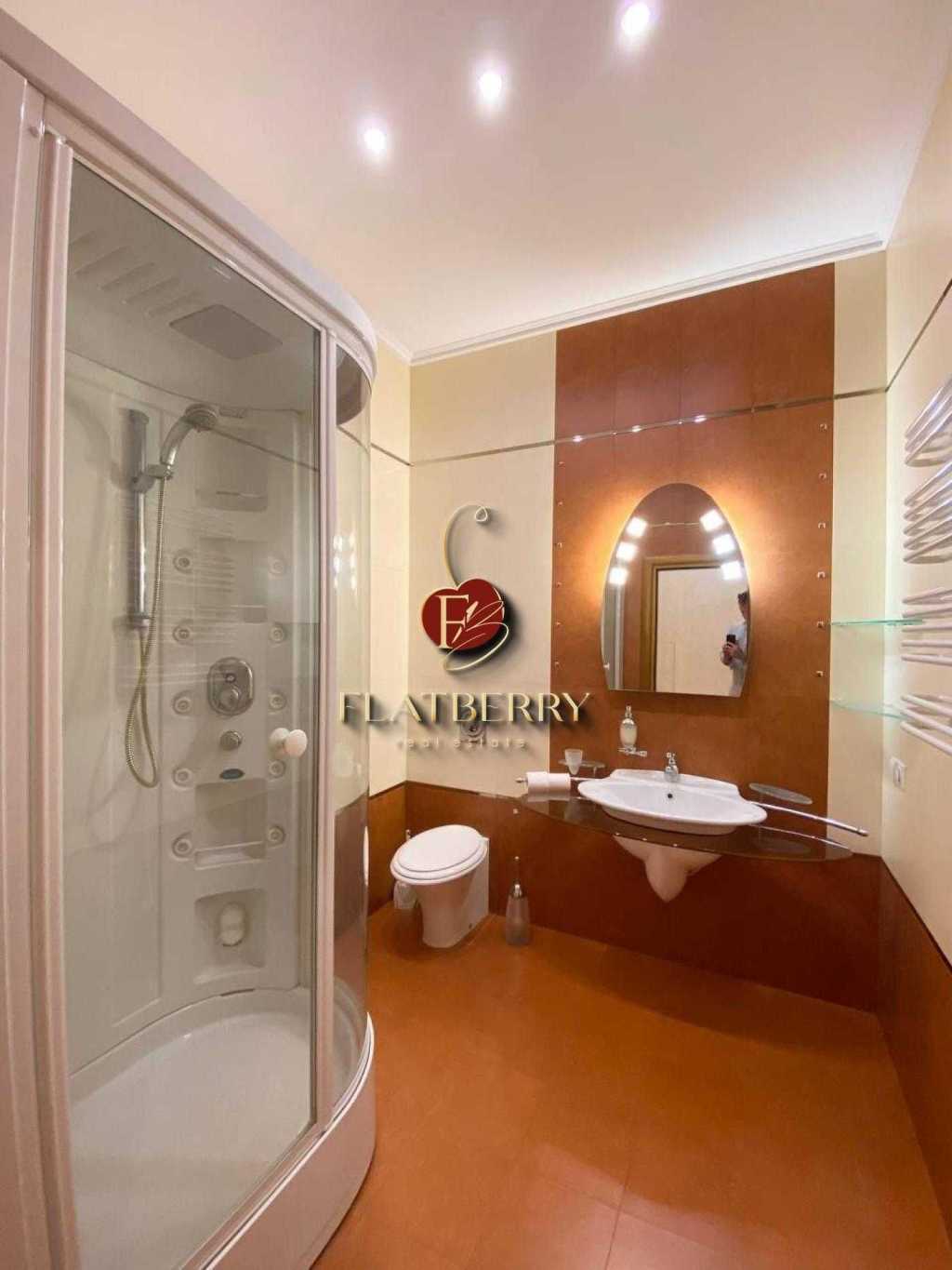 Продажа 4-комнатной квартиры 200 м², Старонаводницкая ул., 13А