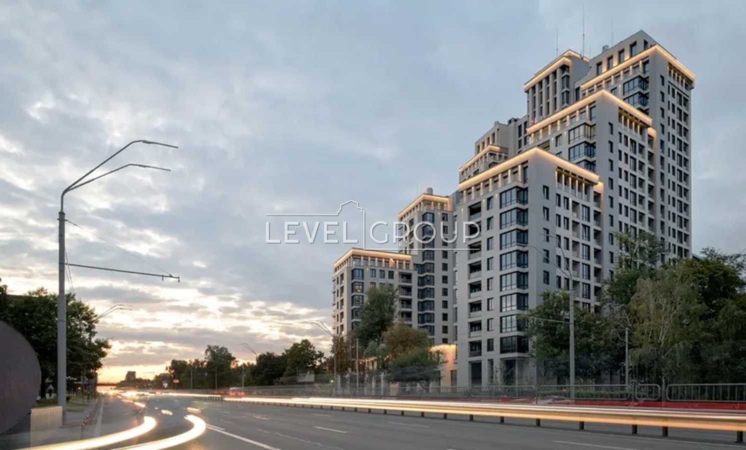 Продажа 2-комнатной квартиры 82 м², Победы просп., 42А