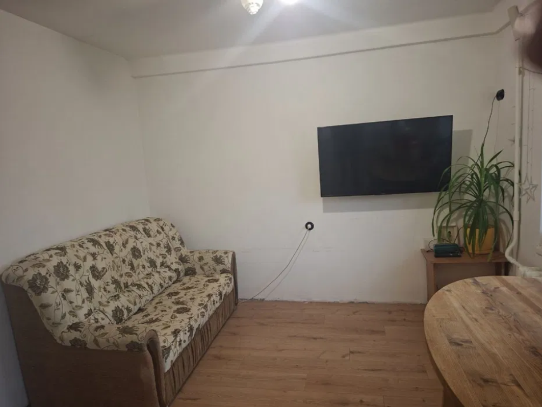 Продажа 3-комнатной квартиры 60 м², Днепровская наб.