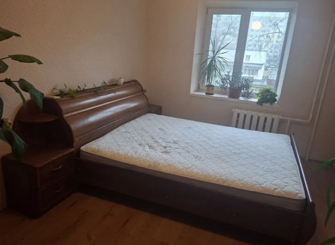 Продажа 3-комнатной квартиры 60 м², Днепровская наб.
