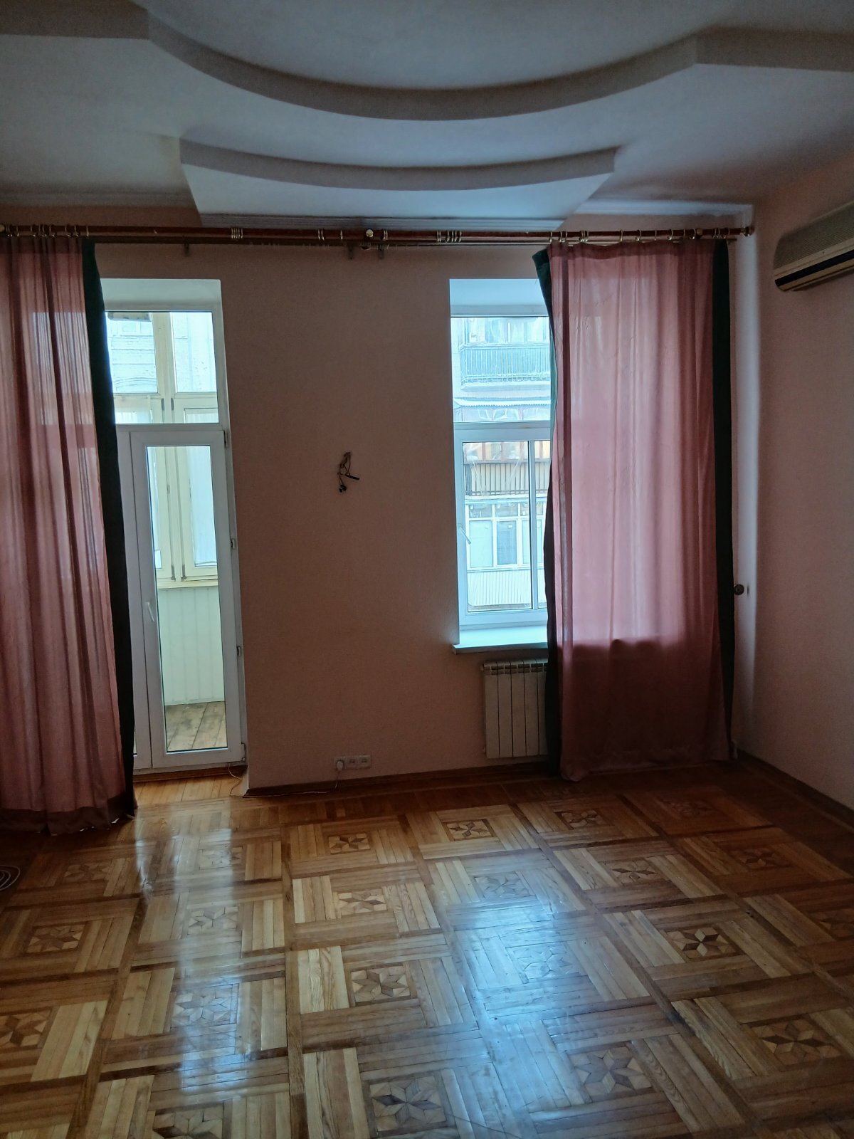 Продажа 3-комнатной квартиры 76 м², Олеся Гончара ул., 90/92