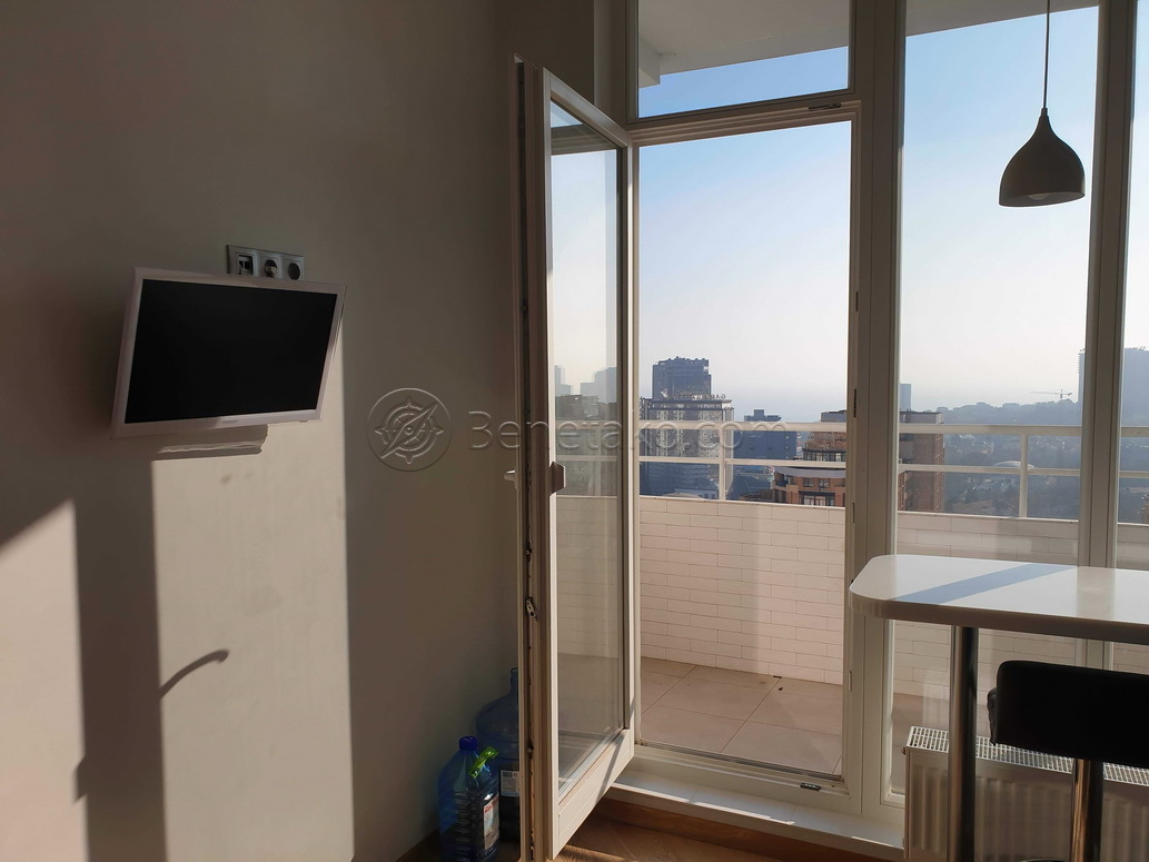 Аренда 4-комнатной квартиры 140 м², Генуэзская ул., 24