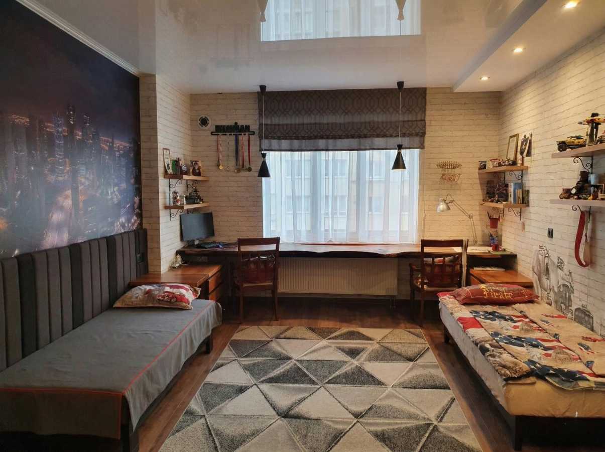 Продажа 4-комнатной квартиры 126 м², Александра Мишуги ул., 12