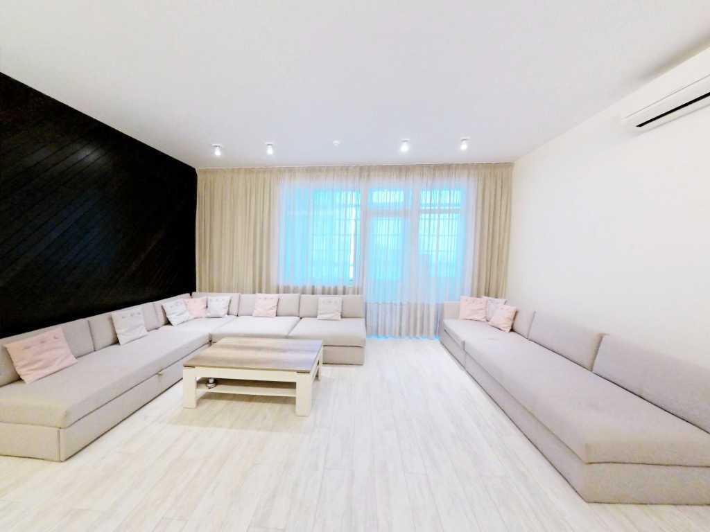 Оренда 3-кімнатної квартири 202 м², Євгена Коновальця вул., 44А