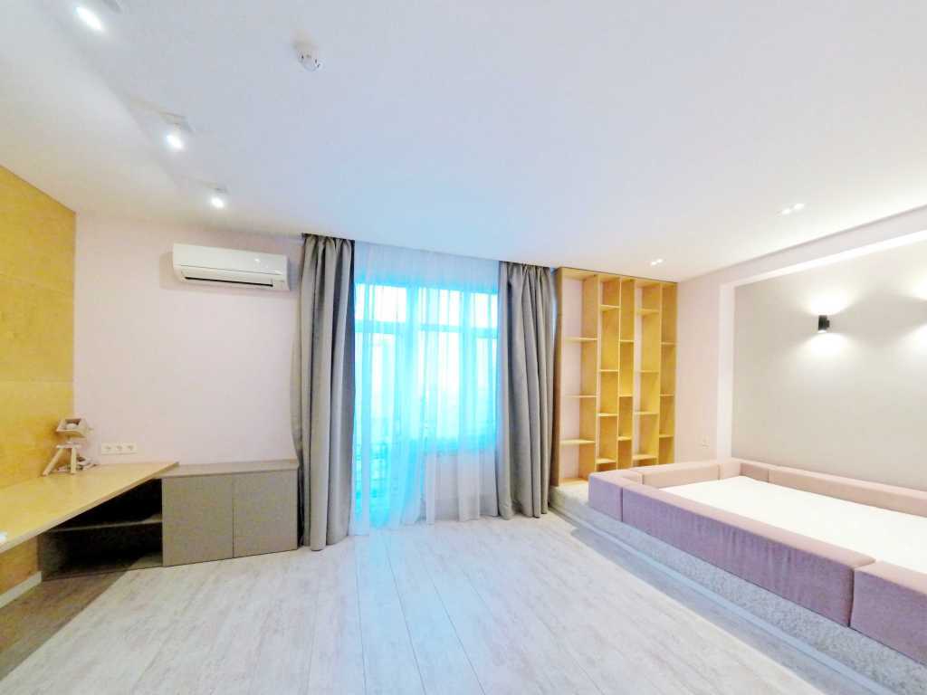 Оренда 3-кімнатної квартири 202 м², Євгена Коновальця вул., 44А