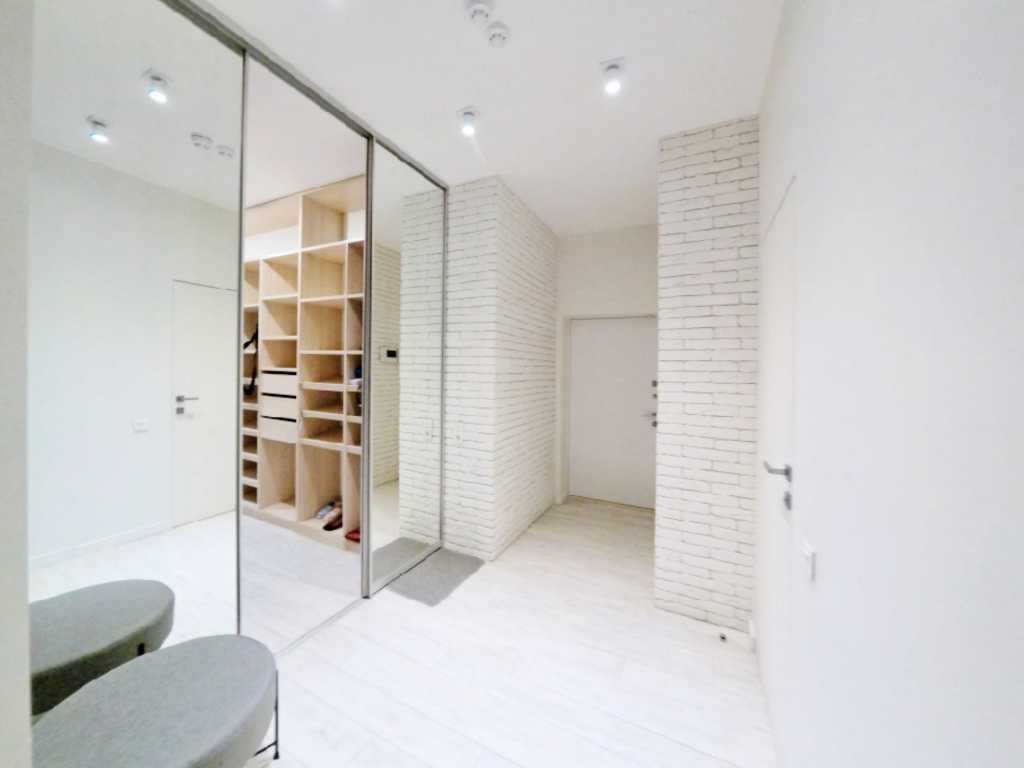 Оренда 3-кімнатної квартири 202 м², Євгена Коновальця вул., 44А