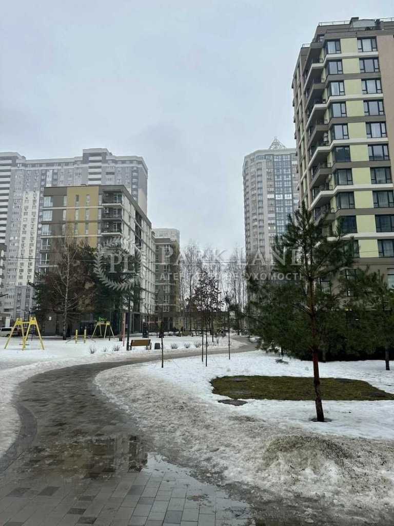 Продаж 3-кімнатної квартири 110 м², Симоненко вул., 34