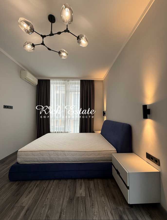 Оренда 3-кімнатної квартири 86 м², Предславинська вул., 57