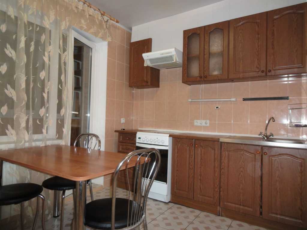 Оренда 2-кімнатної квартири 60 м², Ревуцького вул., 44Б