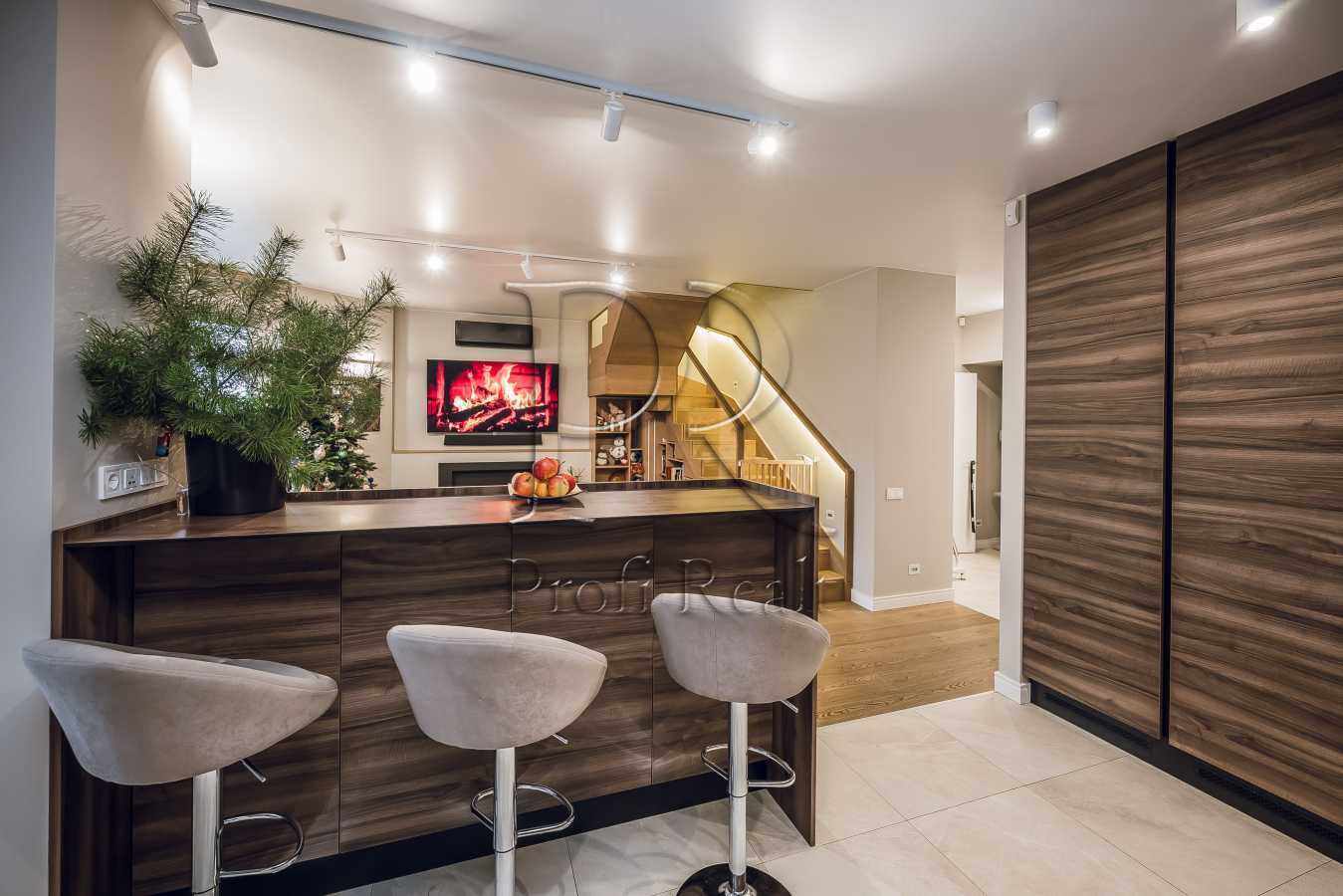 Продажа 3-комнатной квартиры 115 м², Яблоневая ул., 15