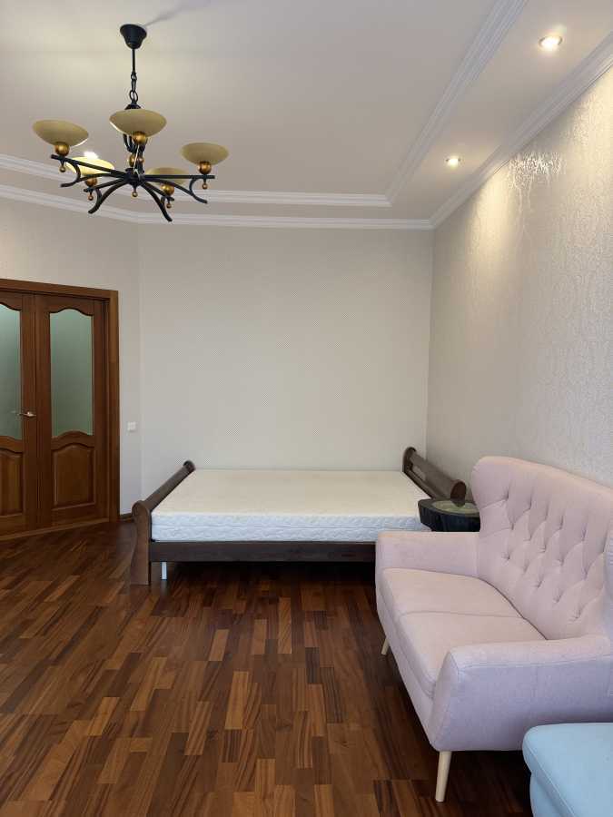 Продажа 3-комнатной квартиры 109.3 м², Владимира Антоновича ул., 103