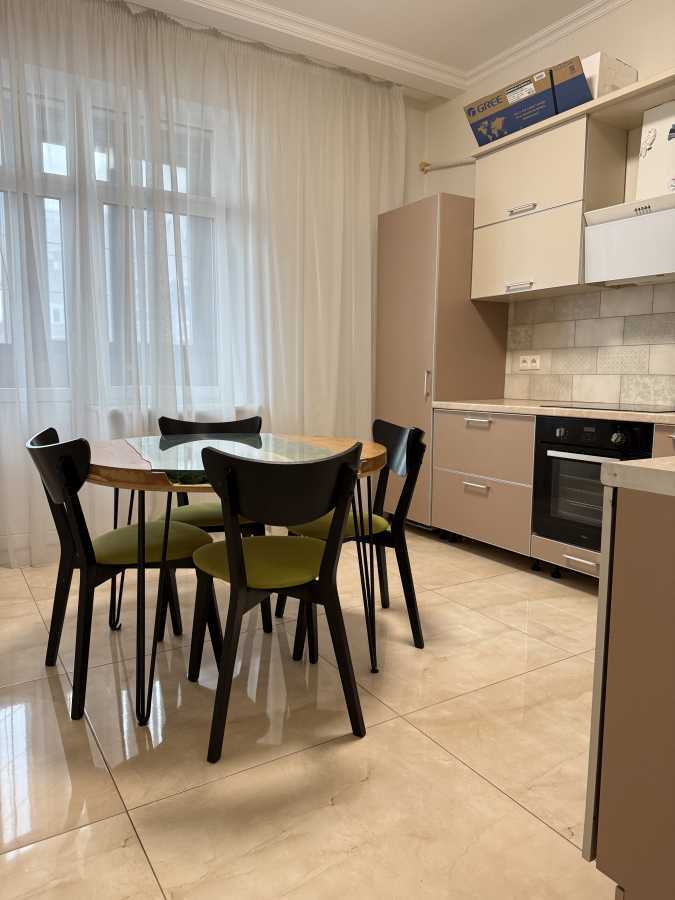 Продажа 3-комнатной квартиры 109.3 м², Владимира Антоновича ул., 103