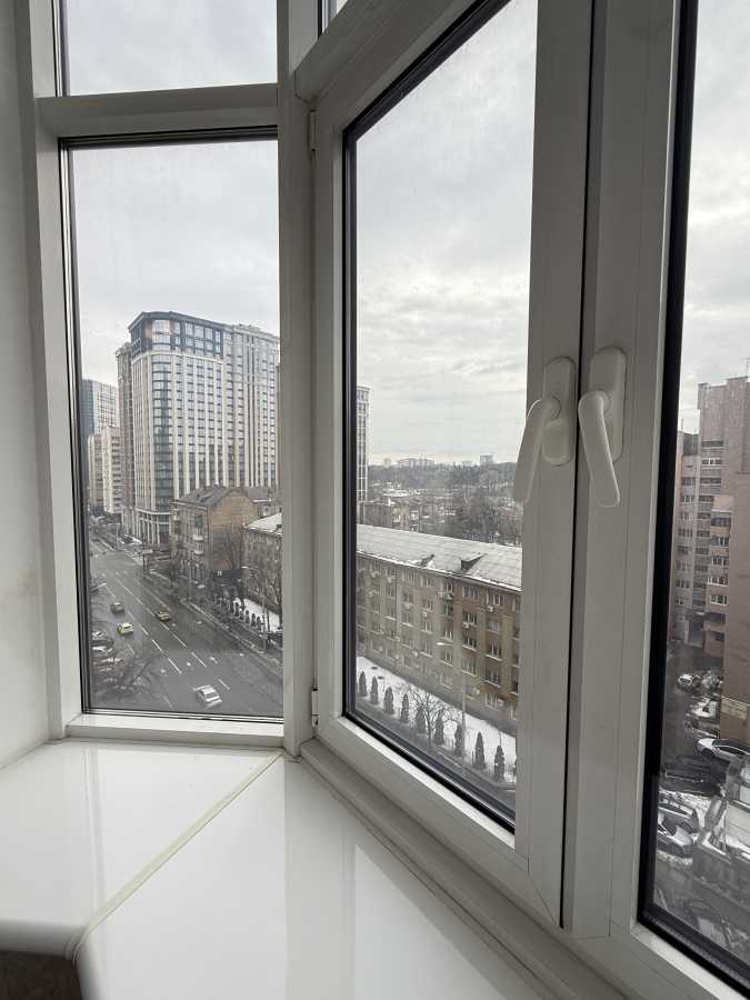 Продажа 3-комнатной квартиры 109.3 м², Владимира Антоновича ул., 103